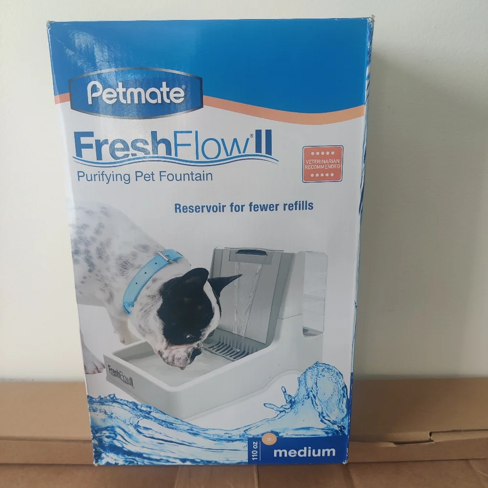Petmate Fresh Flow II Medium 110oz Purifying Pet Fountain with Charcoal Filters